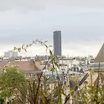 Bright functional flat with balcony- view Panthéon