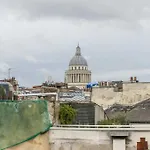 Bright functional flat with balcony- view Panthéon