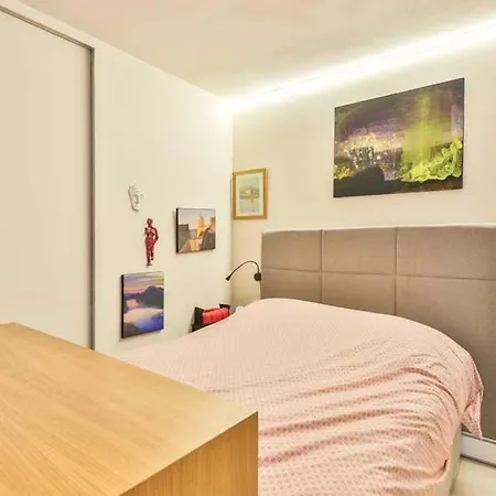Bright Functional Flat With Balcony- View Pantheon Appartamento